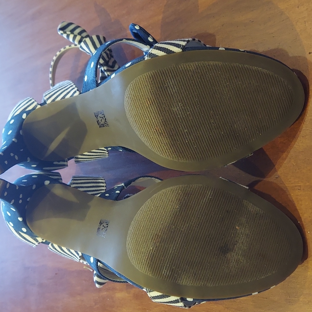 Anne Klein 3.5 inch heels - Picture 5 of 5